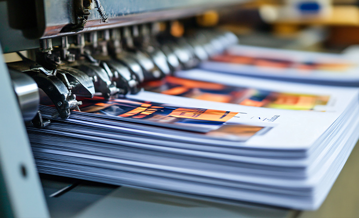 福岡の激安チラシ印刷、なぜ安い?オフセットとオンデマンドの違いを知って賢く選ぶ